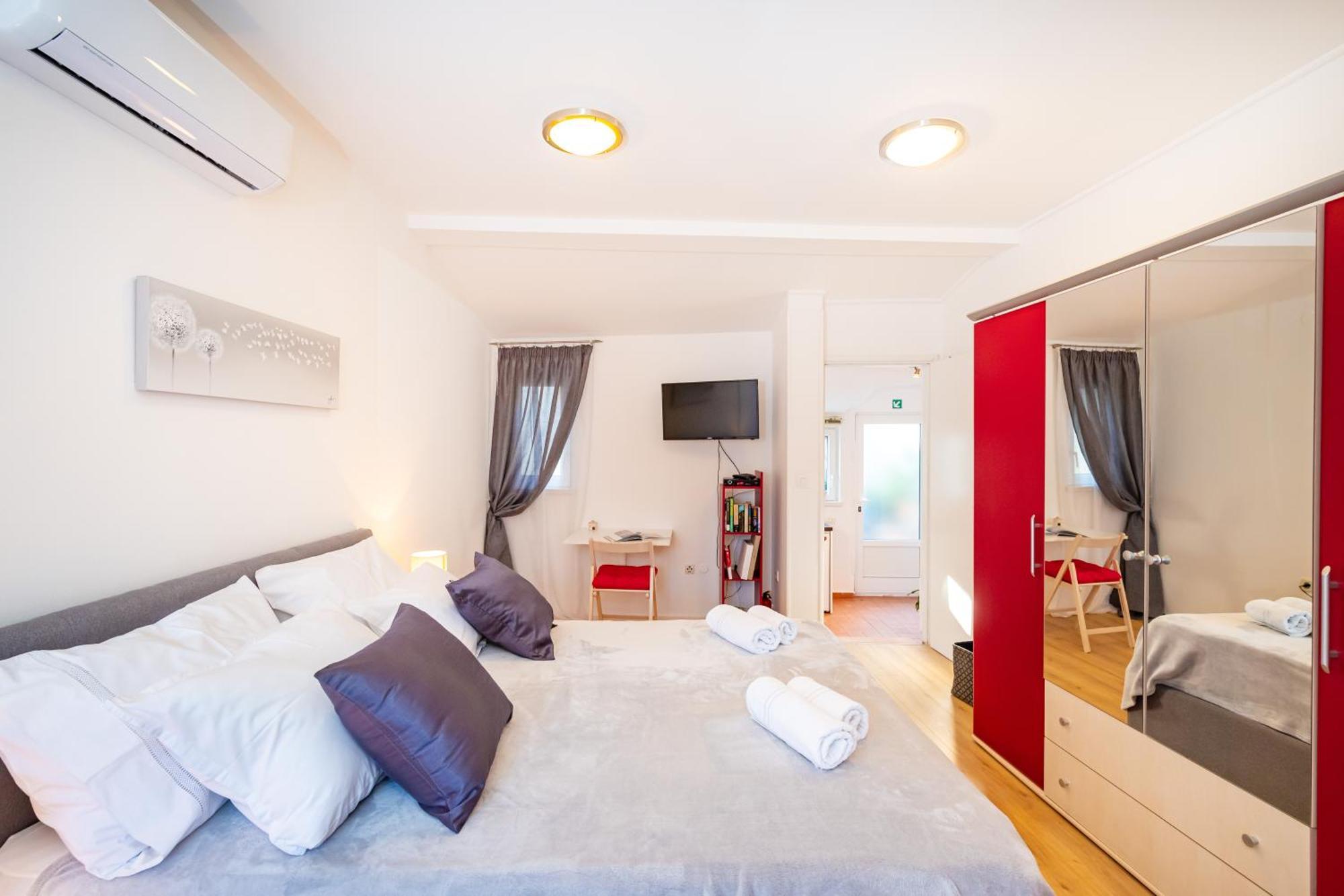 Mediterranean Terrace Apartment With Bikes & Sup Skradin Exteriér fotografie